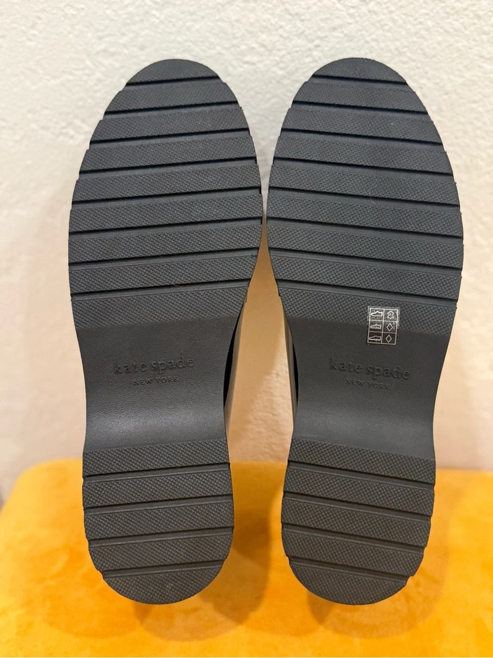 New kate spade Black Flora Lug Loafer